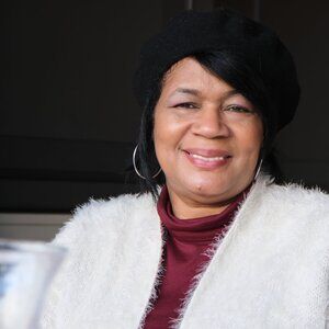 Meet your Posher, Paula